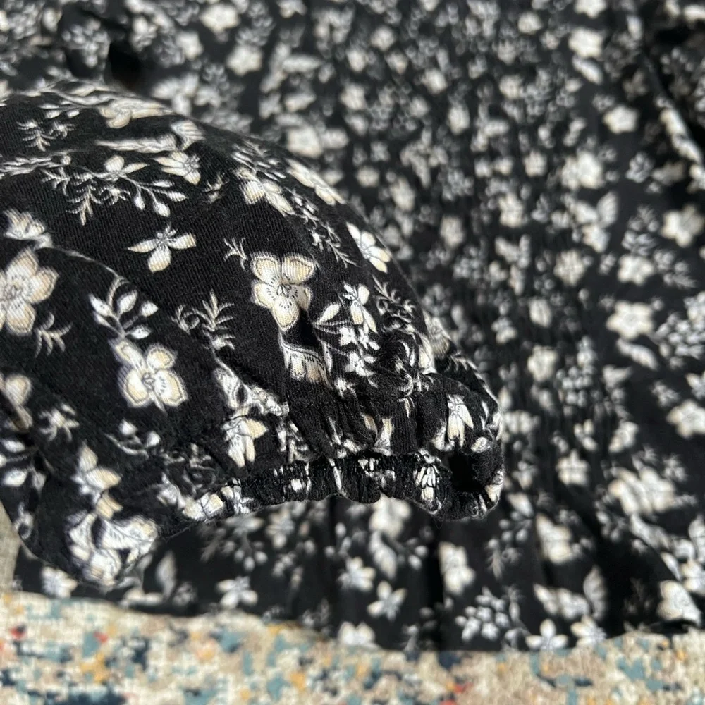 Girl Old Navy Black and White Floral Blouse